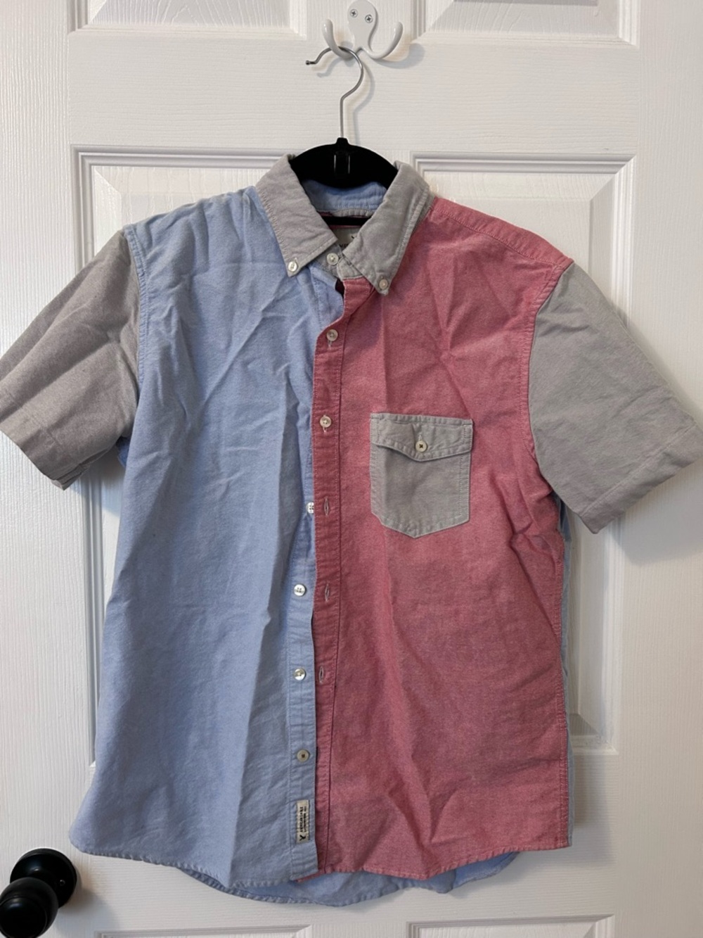 AE Outfitters Short-Sleeve Button-Down Shirt - Blue & Red